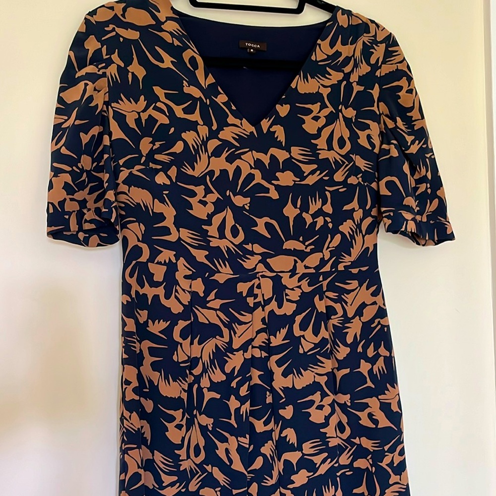 Tocca silk dress. Flower pattern.  Short sleeve .